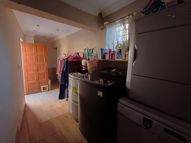 5 Bedroom Property for Sale in Claremont Western Cape